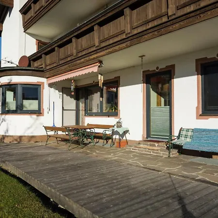 Διαμέρισμα Sunlit Near Ski Area In Tyrol