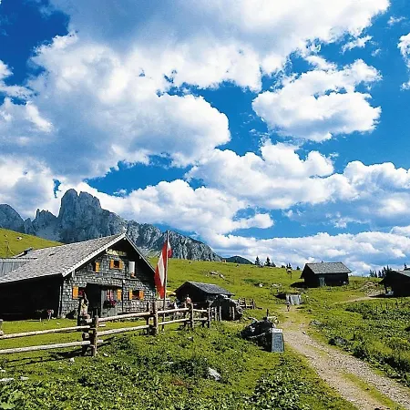 Sunlit Near Ski Area In Tyrol Διαμέρισμα *